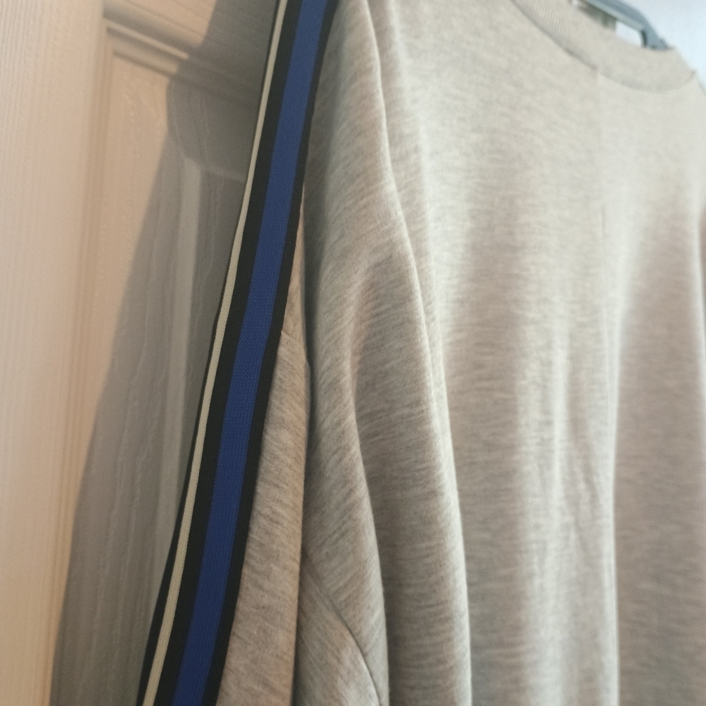 Express One Eleven Sweatshirt Super Duper Soft Size Large With Navy Stripe - Picture 11 of 13